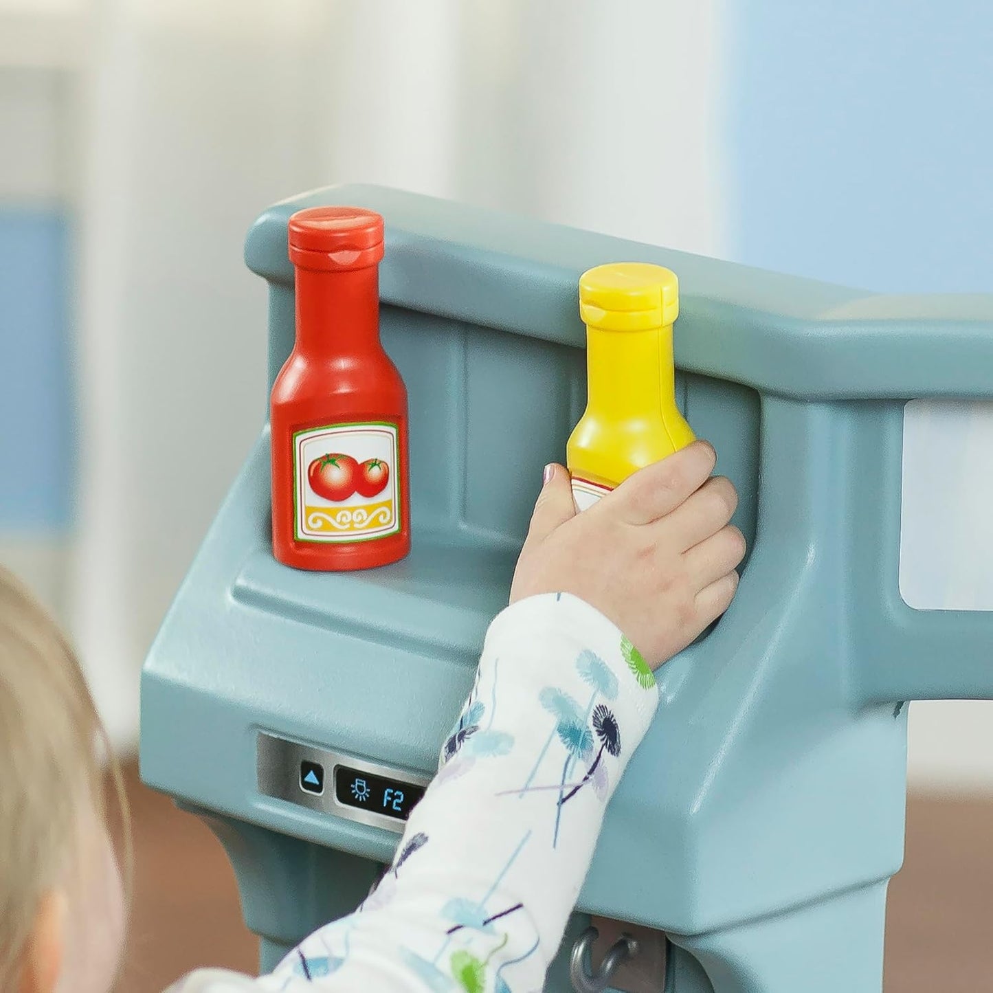Kids Kitchen Playset, Indoor/Outdoor Kitchenette, Interactive Play with Lights and Sounds